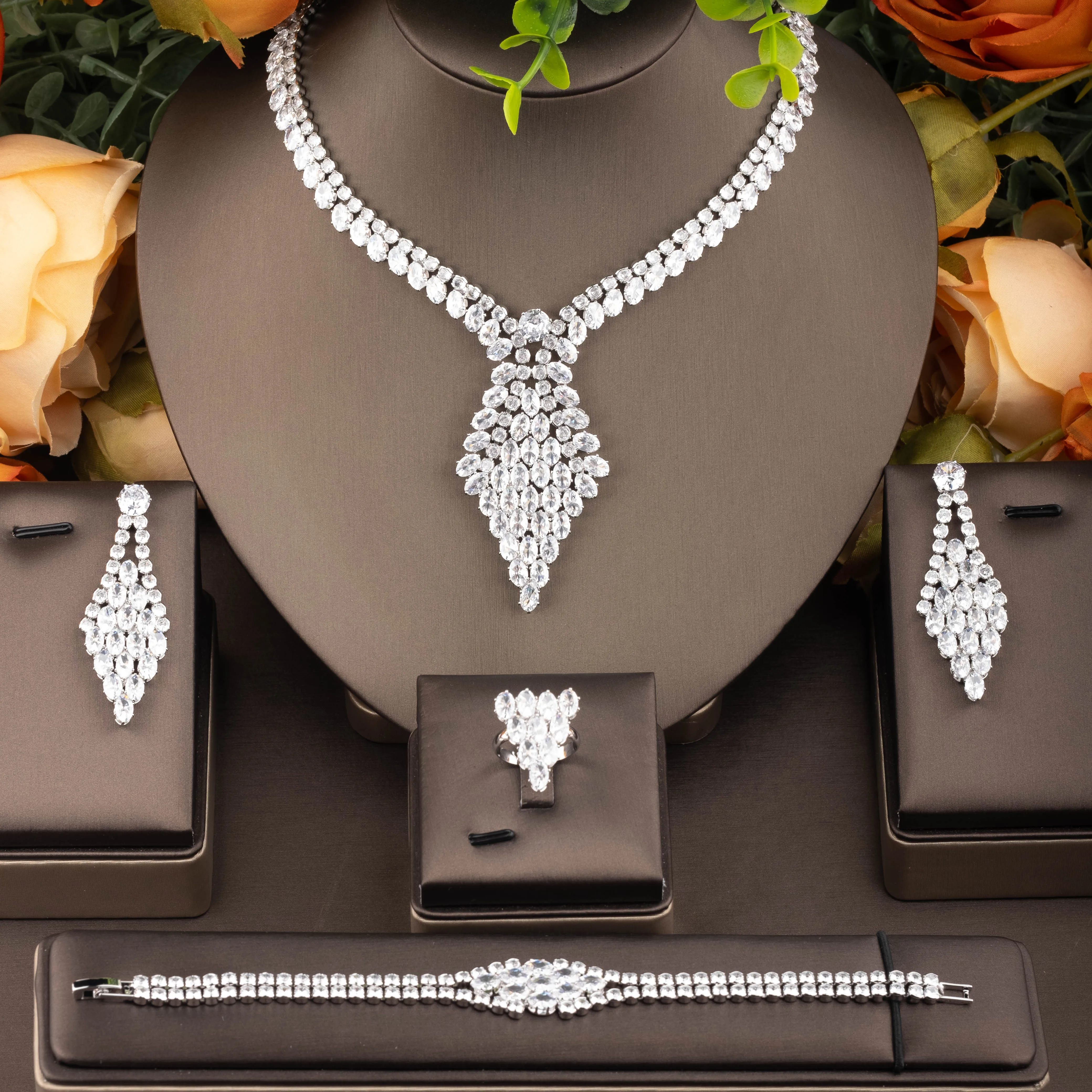

1 Set of Luxurious and Elegant Jewelry Set with Oval Cubic Zirconia and Diamond-Shaped Embellishments, Suitable for Women to Wea