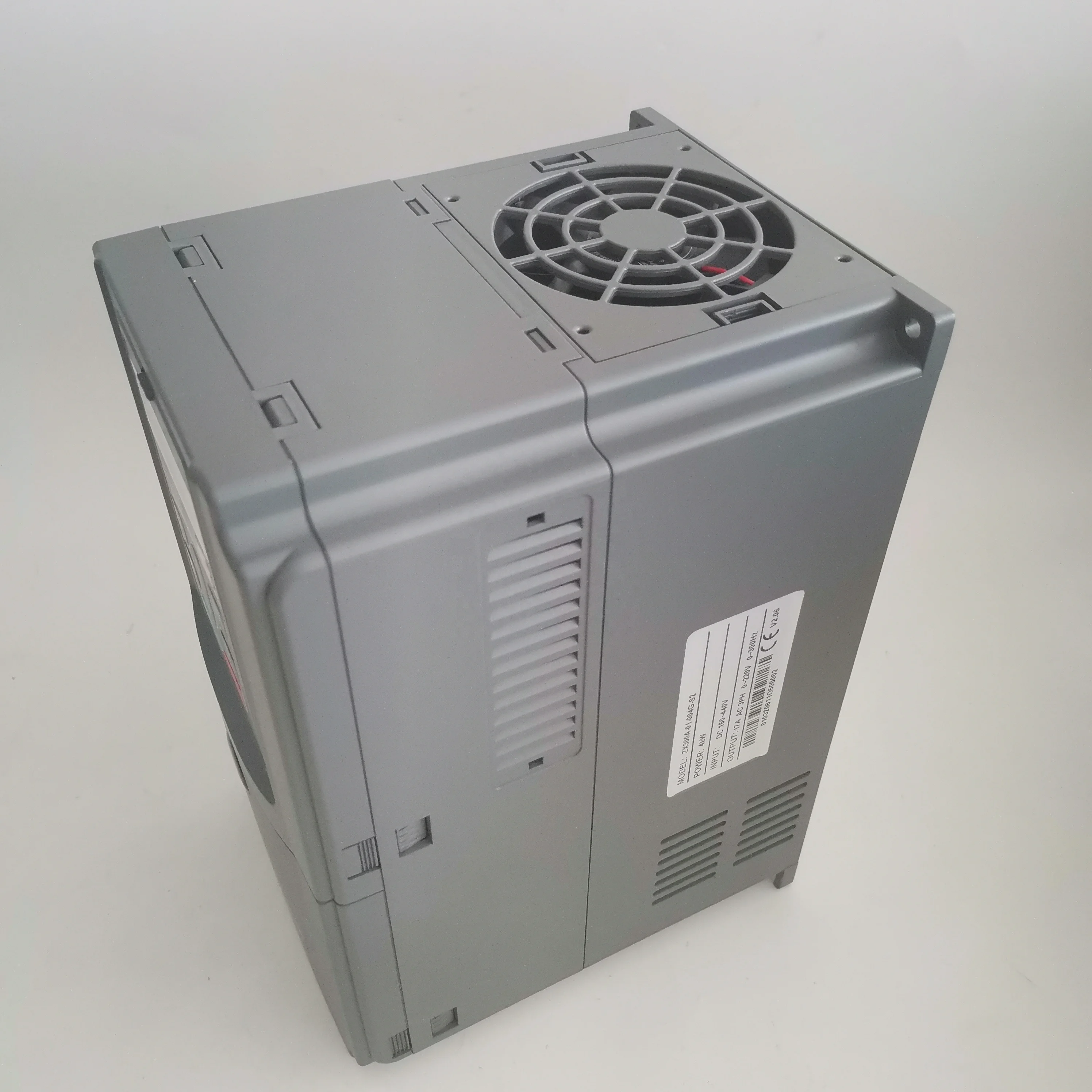 5.5kw Solar Water Pump Inverter 1PH 220V 3PH 380V VFD With MPPT