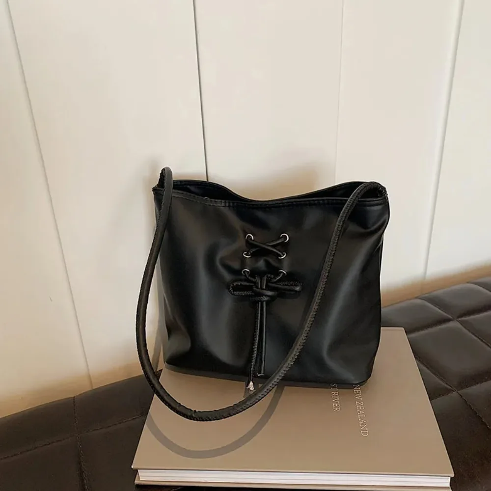 Fashion Bow Women's Shoulder Bags Sweet Design Ladies Underarm Bag PU Leather Solid Color Female Bucket Bag Clutch Handbags