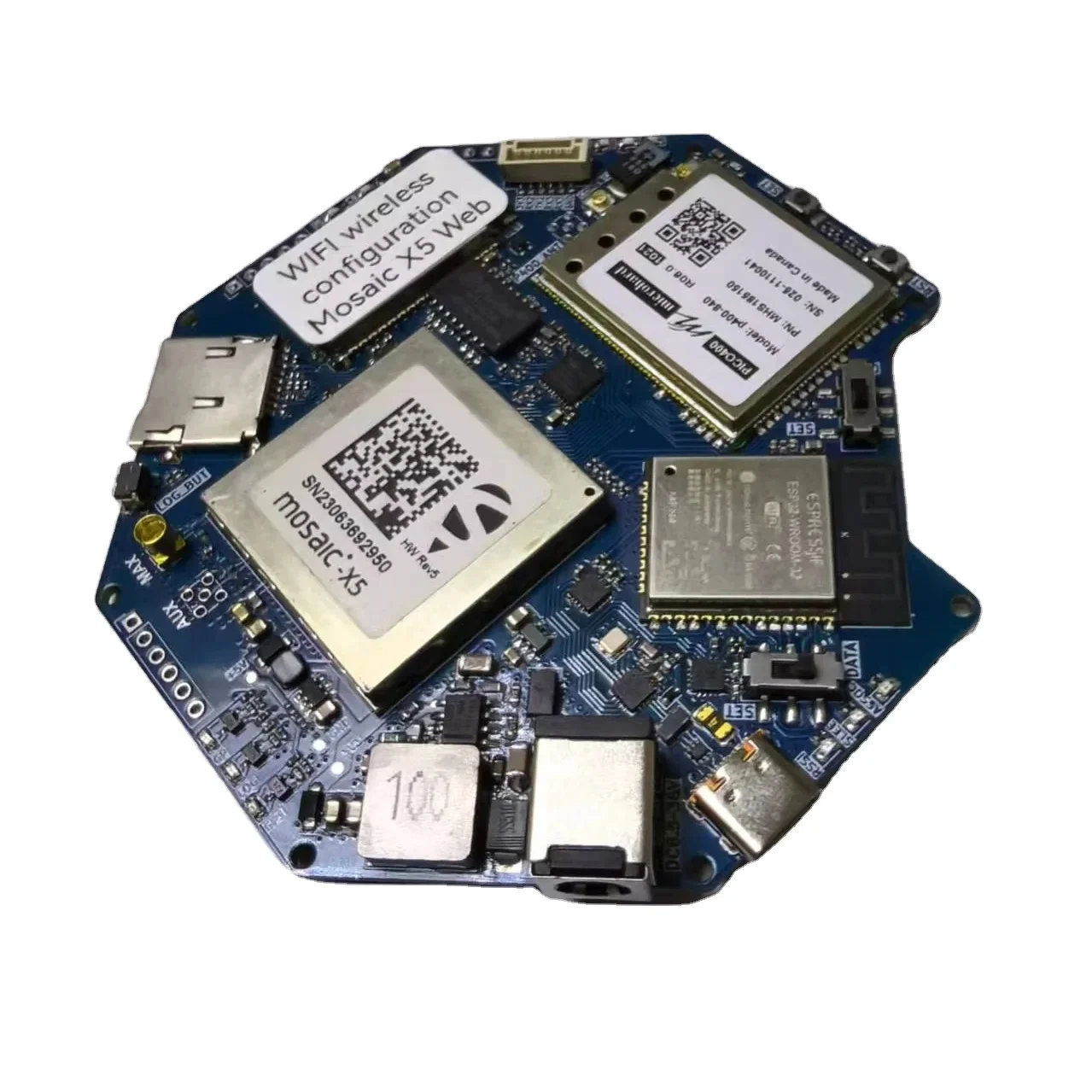 يحتوي وحدة لوحة الموقع Septentrio_mosaic X5 Gnss Gps على وحدة ESP32 WiFi ومحطة راديو MicroHard P400-840