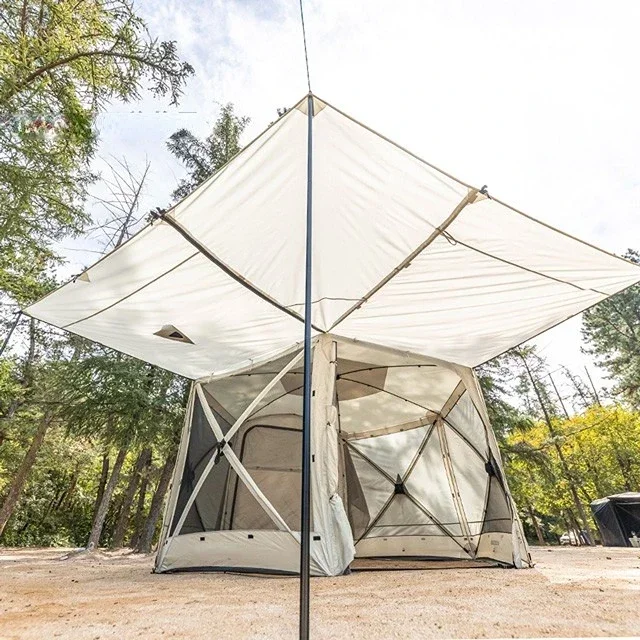 Waterproof and sun-proof tent at the rear of the car