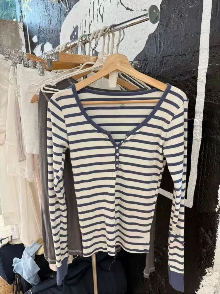 青白ストライプTシャツ レディース ボタン付き Oネック コットン スリム パッチワーク 長袖Tシャツ 可愛い キュート プレッピースタイル Tシャツ Y2Kトップス 新作