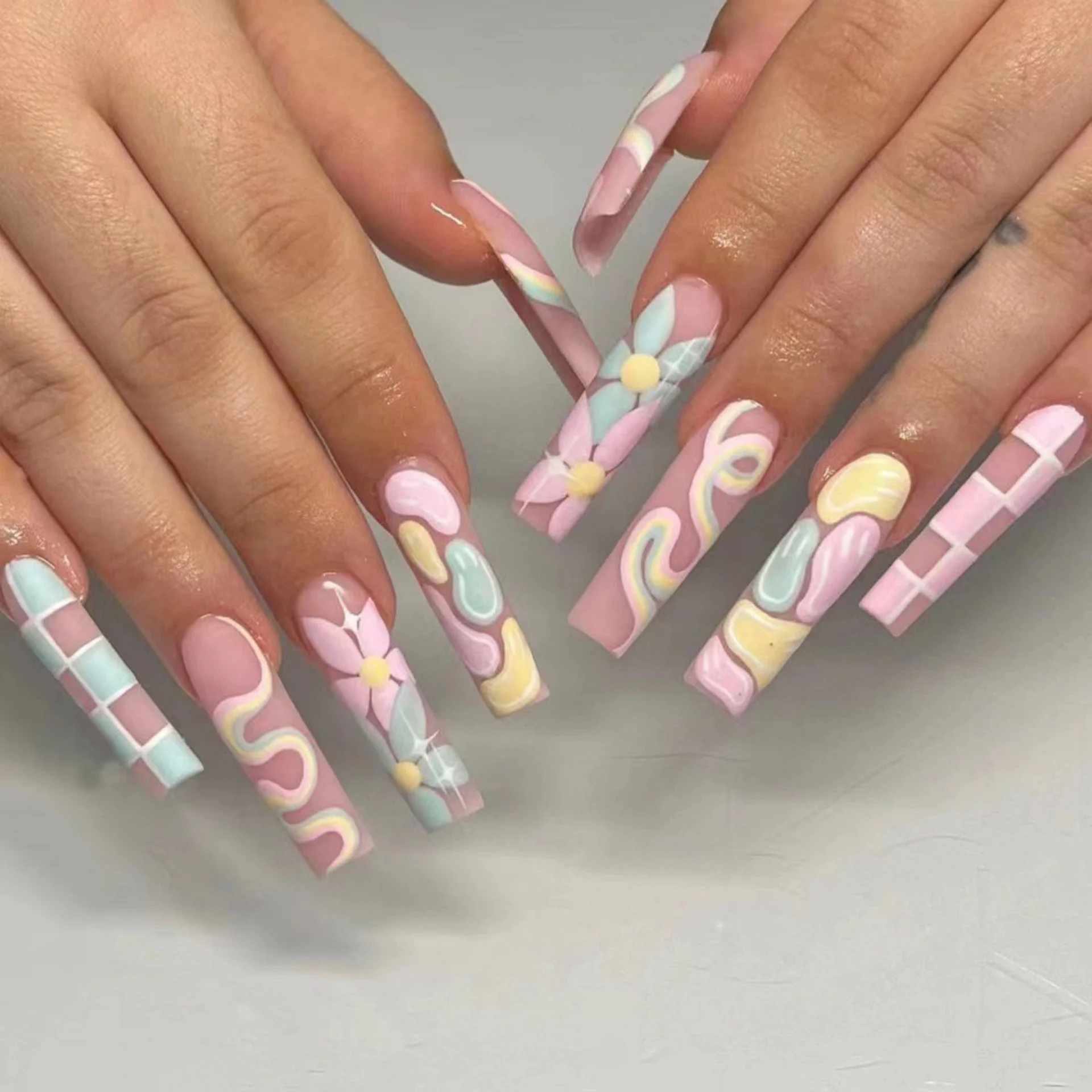 

24pcs Candy Stick on False Nails Pink Butterfly Ballet Press on Nails Wearable Colorful Pattern Design Long Coffin Fake Nail Tip
