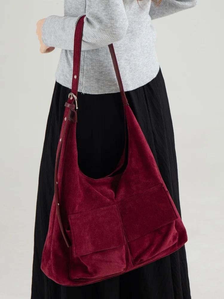 2025 حقيبة كروس متعددة الجيوب بلون واحد للنساء حقيبة كتف من جلد الغزال عالية الملمس متعددة الاستخدامات حقائب تسوق ذات سعة كبيرة