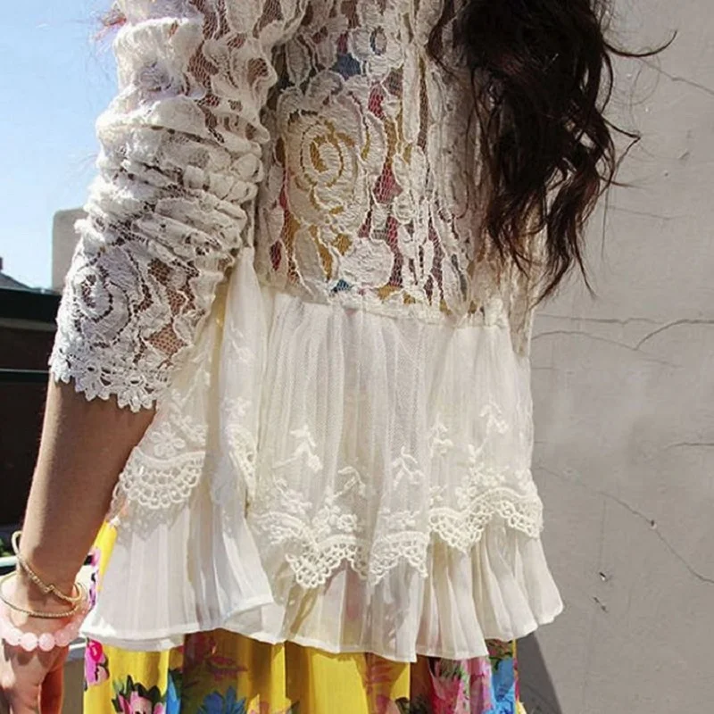 New Spring And Summer Women  Fashion Long Sleeved Lace Coat Air Conditioning Shirt Lace Blouse