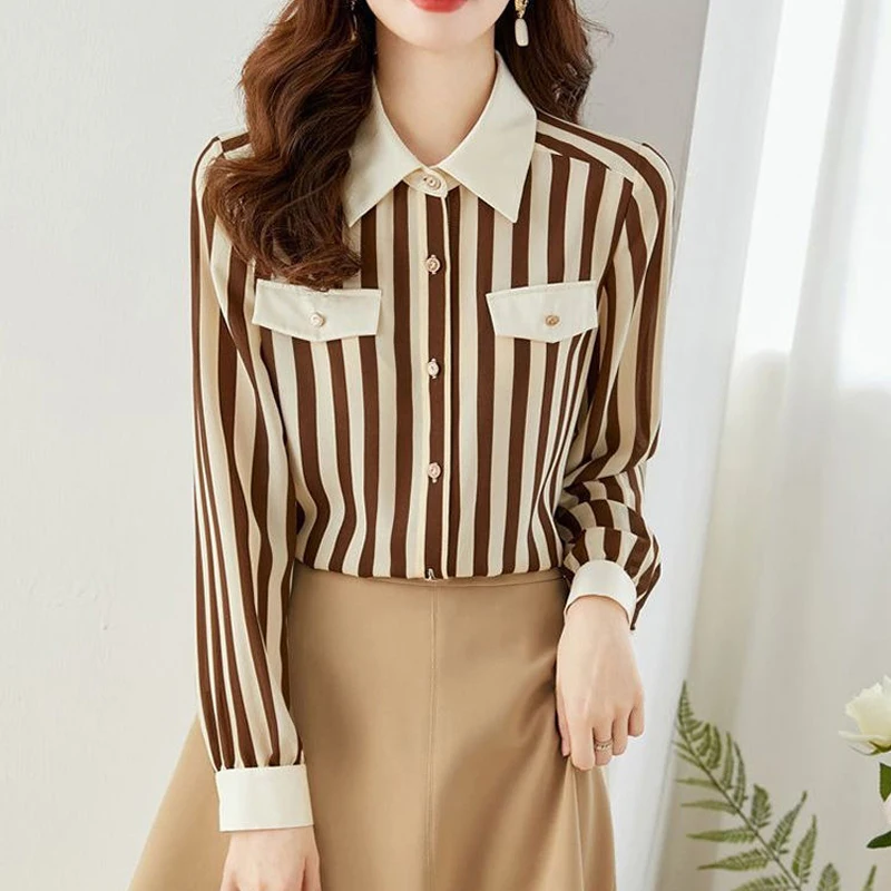 Kemeja wanita klasik motif garis, baju blus wanita kantor lengan panjang longgar kasual Mode Korea elegan