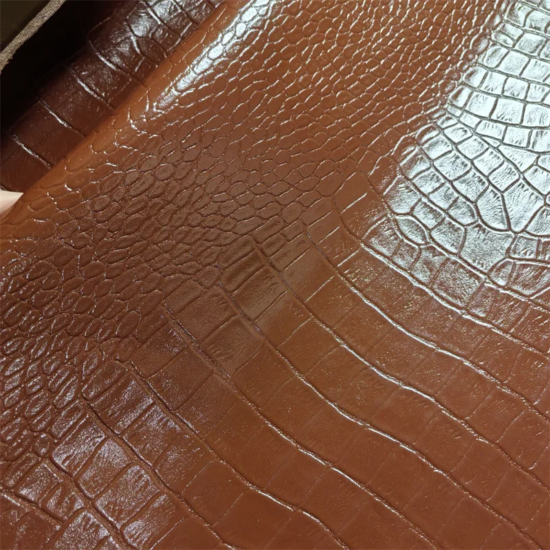 1.5mm Brown Painted Crocodile Grain Cowhide. Top-Grain Leather. Genuine Leather Material. DIY Handmade For Bags. Full Hide Cut
