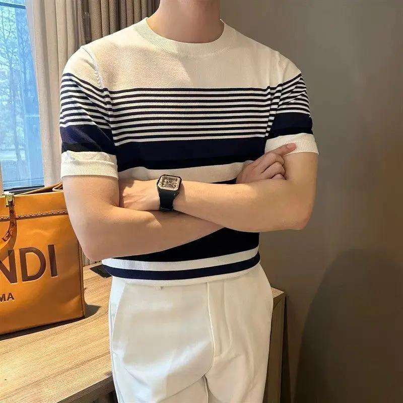 

Breathable Men's Knitted T-irt round Ne ort Sve Lightweight Summer Faionable Striped Color Blo Silk Casual Top