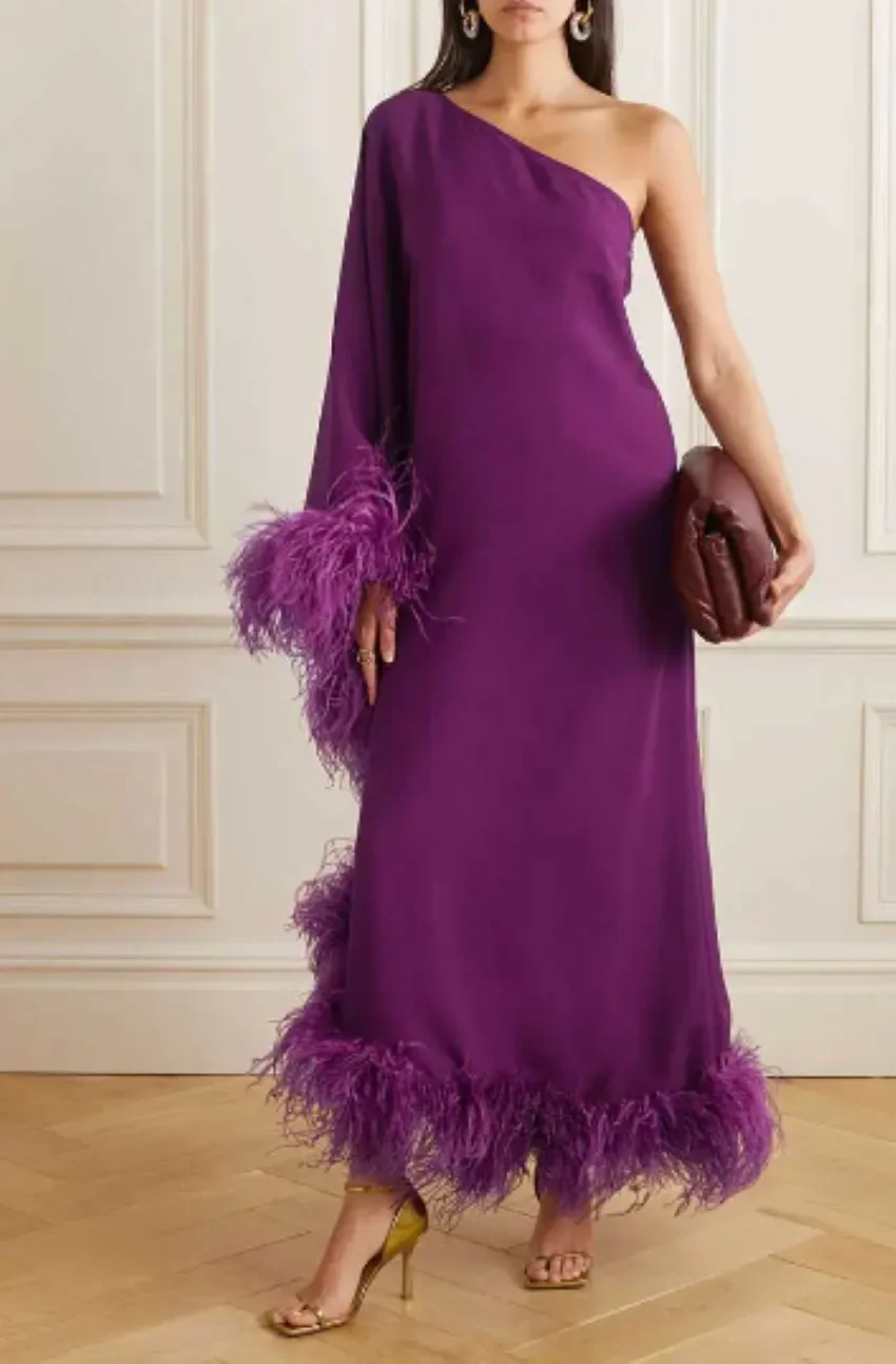 2024 Bride Gown Smock Dress Elegant Purple Feather Single Shoulder Sleeve Evening Gown Saudi Arabia Long Sleeve Ball Gown