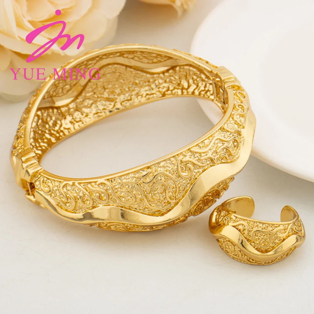 

Fashion Charm Bracelet Ring Set Dubai Bridal 18k Gold Color Round Bangles Luxury Hand Jewelry for Wedding Party Anniversary Gift