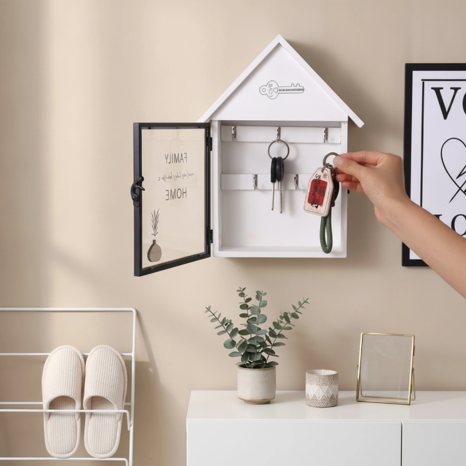 organizador-de-llaves-de-madera-con-puerta-transparente-para-ahorrar-espacio-en-el-hogar-familiar-o-apartamento