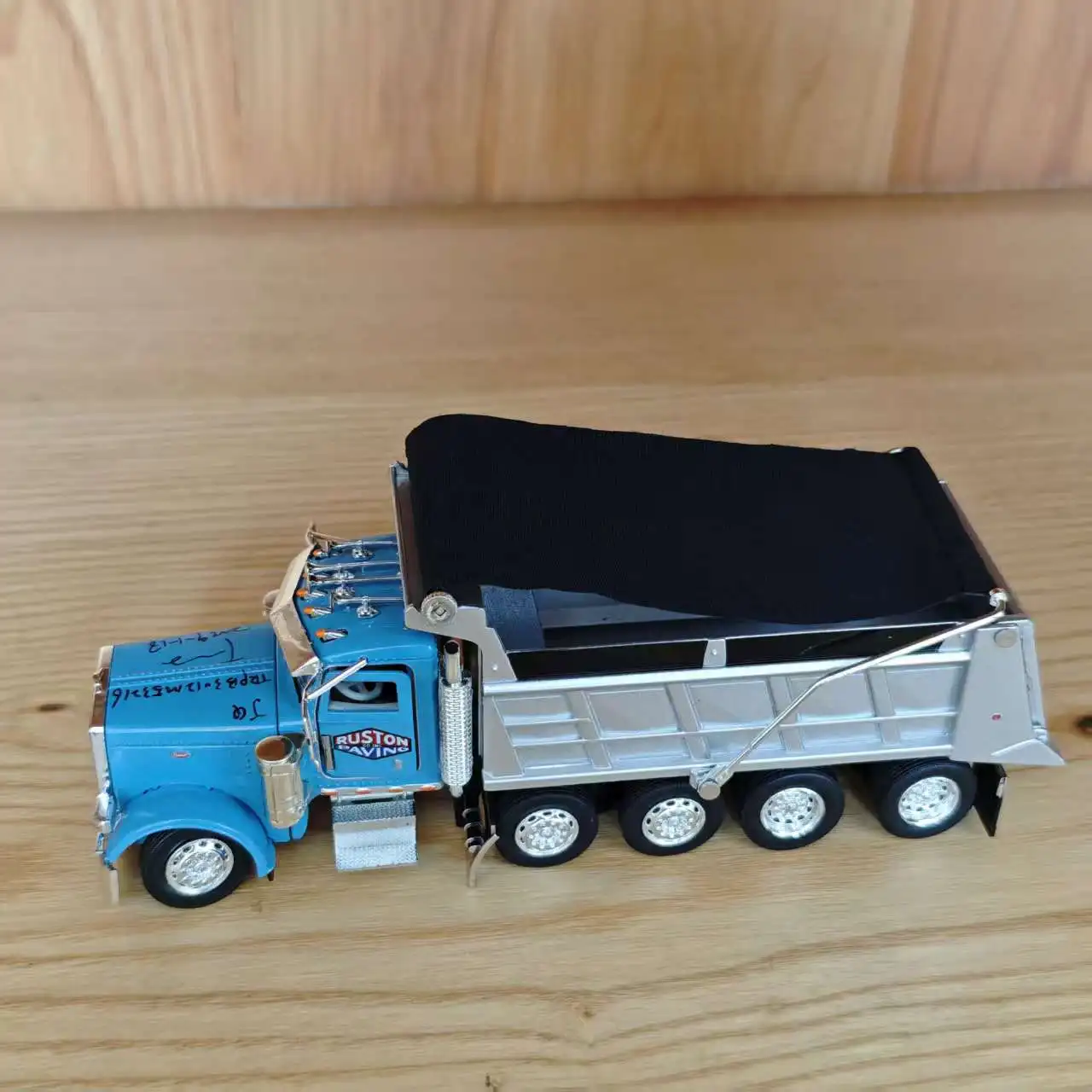 Kid Toy Hobby 1:50 Scale Classic Long Nose American Heavy Dump Truck Alloy Model Peterbilt 379/389 Heavy Equipment Collector