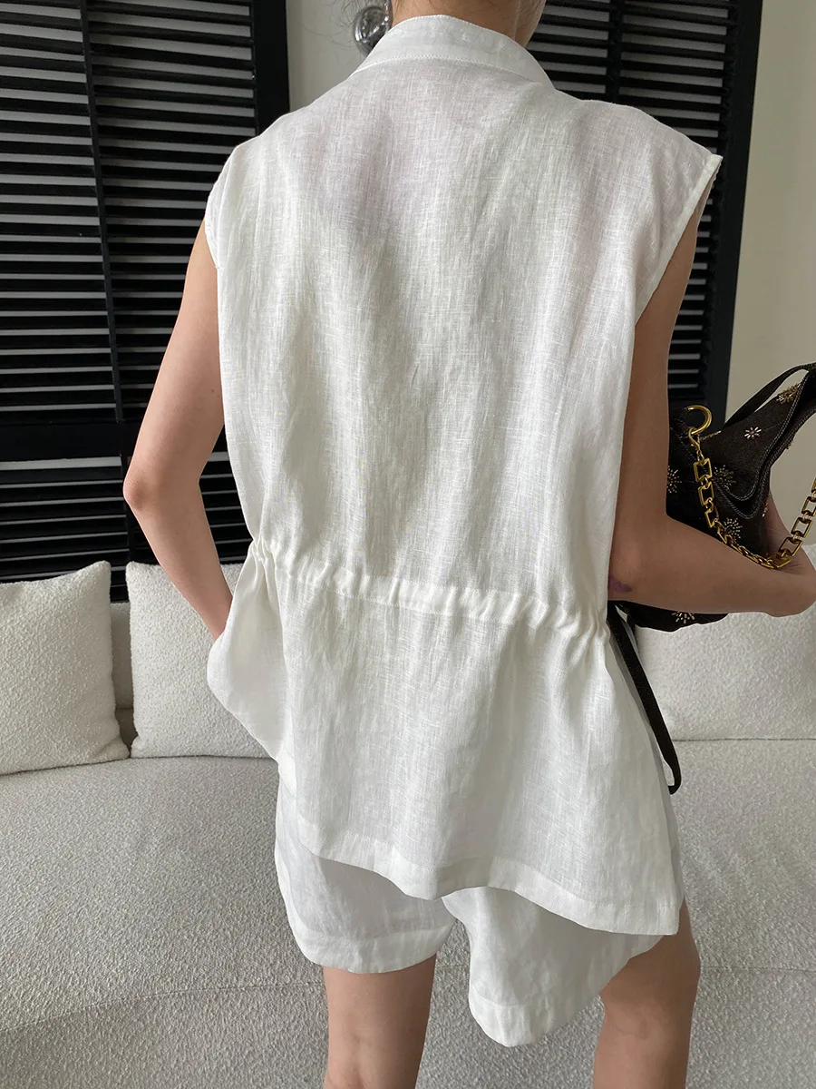 Sommerliches Damen-Set: Lässige, einfarbige Weste mit Stehkragen und Shorts mit Kordelzug – Detail 9