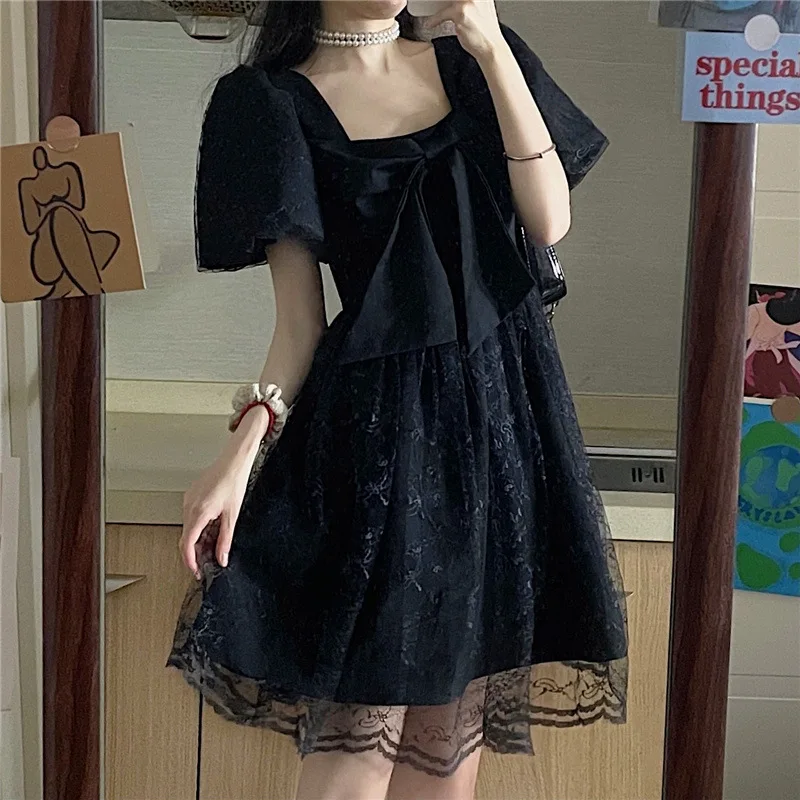 

Женское летнее новое кружевное дизайнерское мини-платье с французской талией, утягивающее платье с бантом и квадратным вырезом, с коротким рукавом