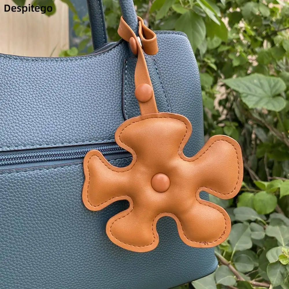 New Cute Candy-colored Flower Car Key Chains Red Pink Versatile Bag Pendant Key Chains for Women Vehicle Pendant