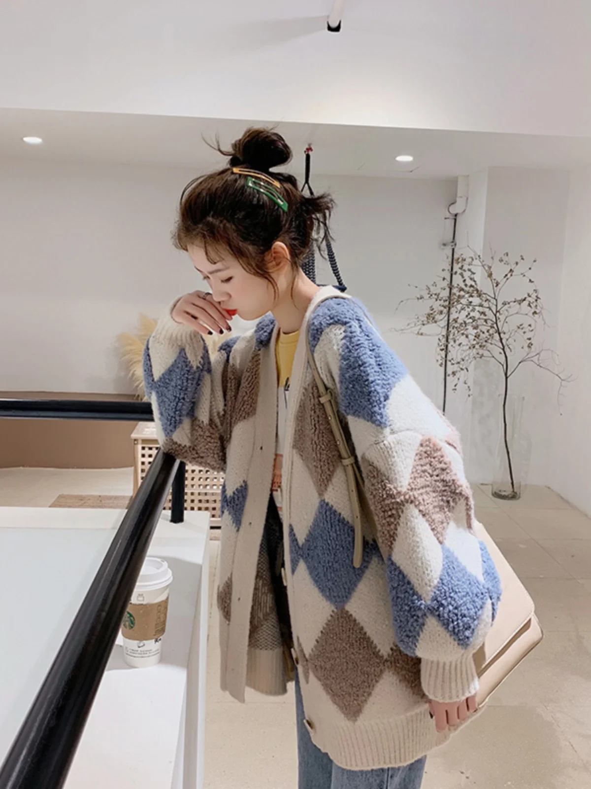 

Vintage Sle Women's Knitted Sweater Loose Fit Diamond Pattern Versatile Cardigan Spring Collection 2024 Trendy Commute Ready