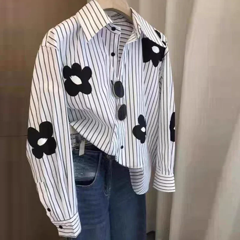 

Turn-down Neck Flower Stripe Long Sleeved Loose Shirt And Blouse New In Clothing Top Casual Single Breasted Office Lady White