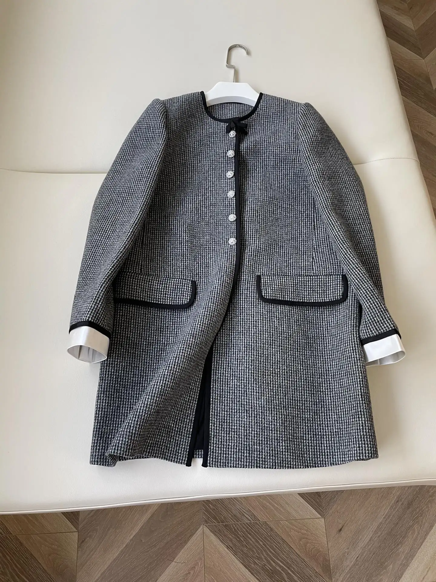 Women's Clothing diamond buckle simple coat Autumn Winter New 117