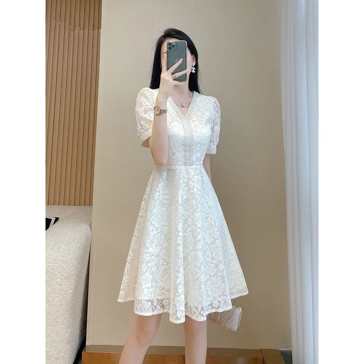 

High End White Slim Fit Dress for Women in the Summer of 2025, Popular New Style with Waist Cinching Lace A-line Dress
