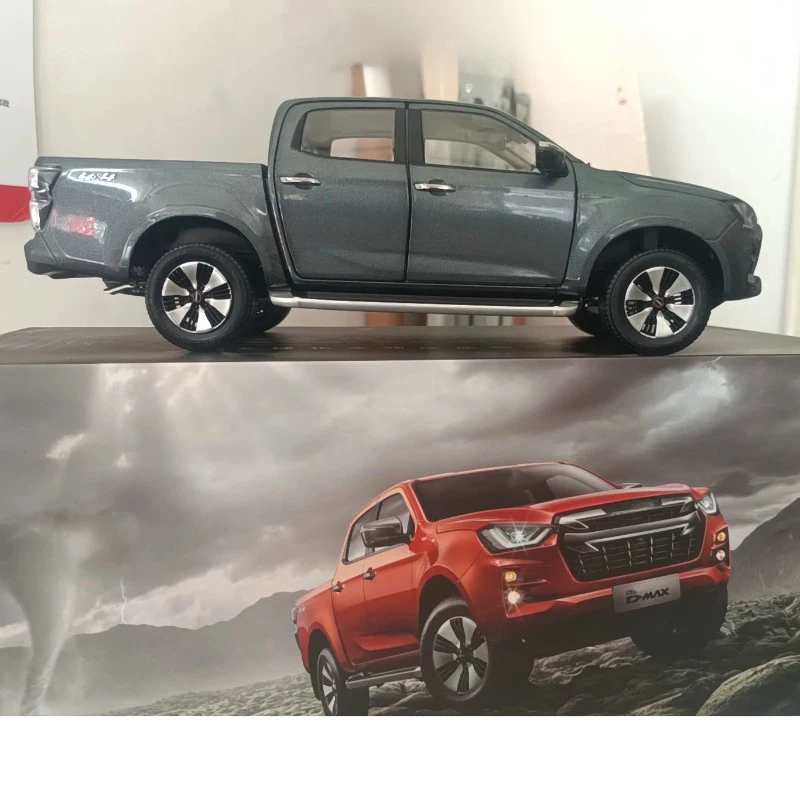 

DMAX Alloy Simulation Car Model,D-max V-CROSS Pickup Decoration,Die-Cast Metal Replica,Boy Gift,Adult Collectible,2023,1: 18