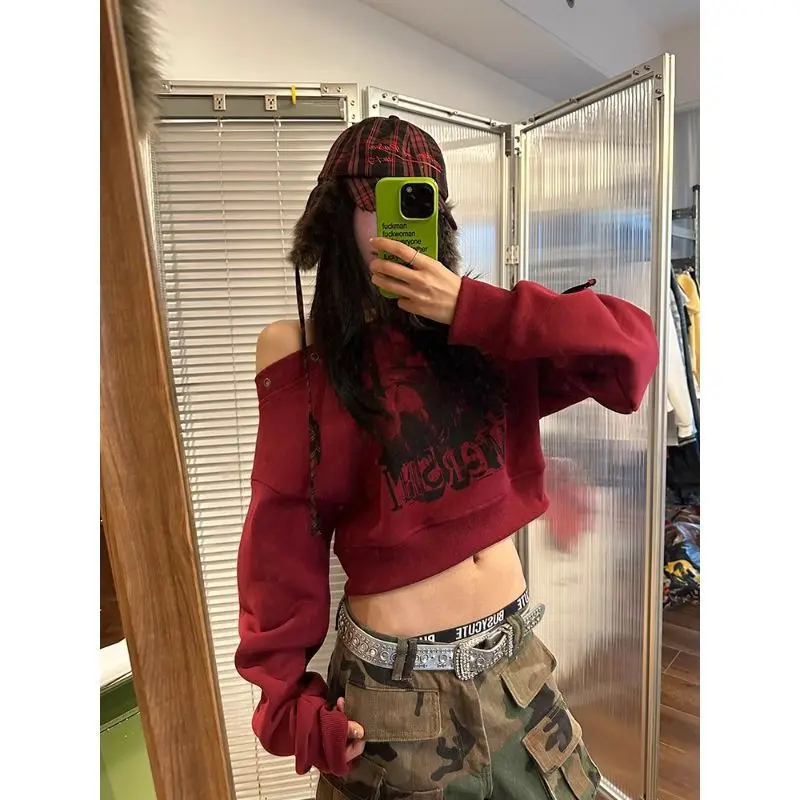 

Легкая роскошная толстовка с принтом граффити, красный топ с наклонными плечами и длинными рукавами, женские осенние тонкие короткие толстовки Spice Girl