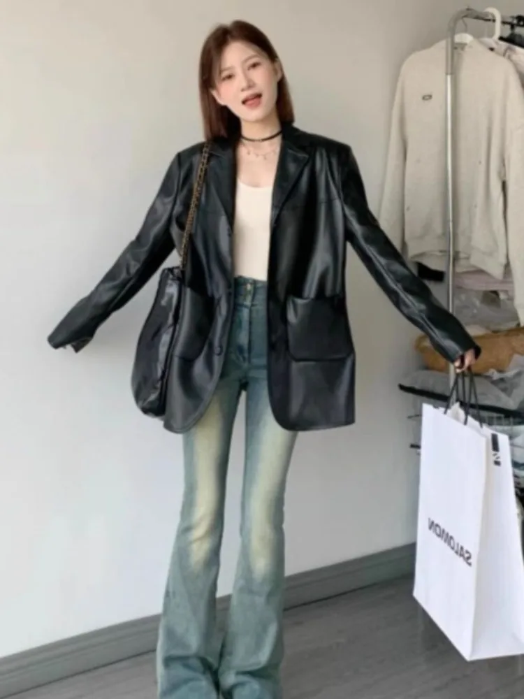 Czarna, długa kurtka skórzana z dużymi kieszeniami, damska, codzienna, luźna kurtka motocyklowa, modna kurtka skórzana damska, jesień 2025, streetwear, koreański styl.