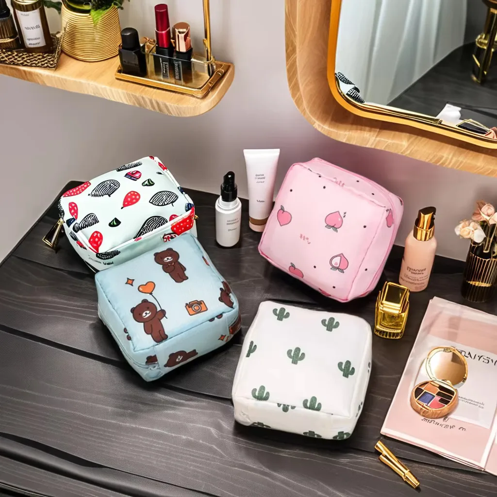 1PCS Women Sanitary Napkin Storage Bag Cosmetic Storage Box Cartoon Waterproof Portable Makeup Change Organizers