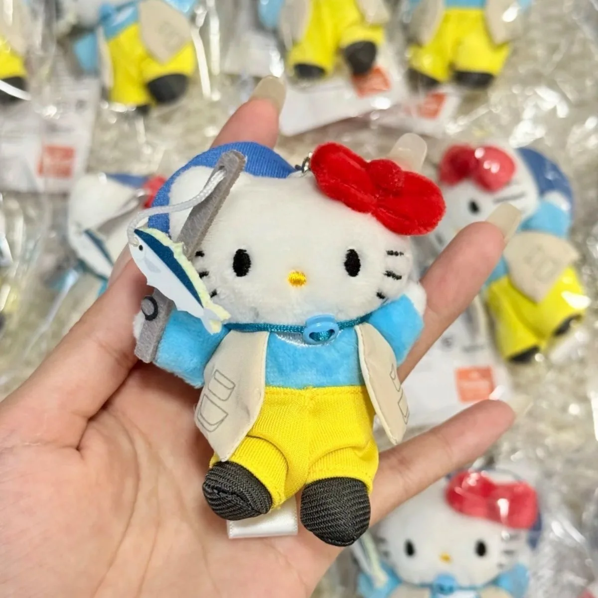 Nowa Kolekcja Outdoor Hello Kitty Pluszowe Zabawki Wędkarskie Breloczki Śmieszne Pluszaki Kotek Miękka Lalka Zawieszka do Plecaka Prezenty