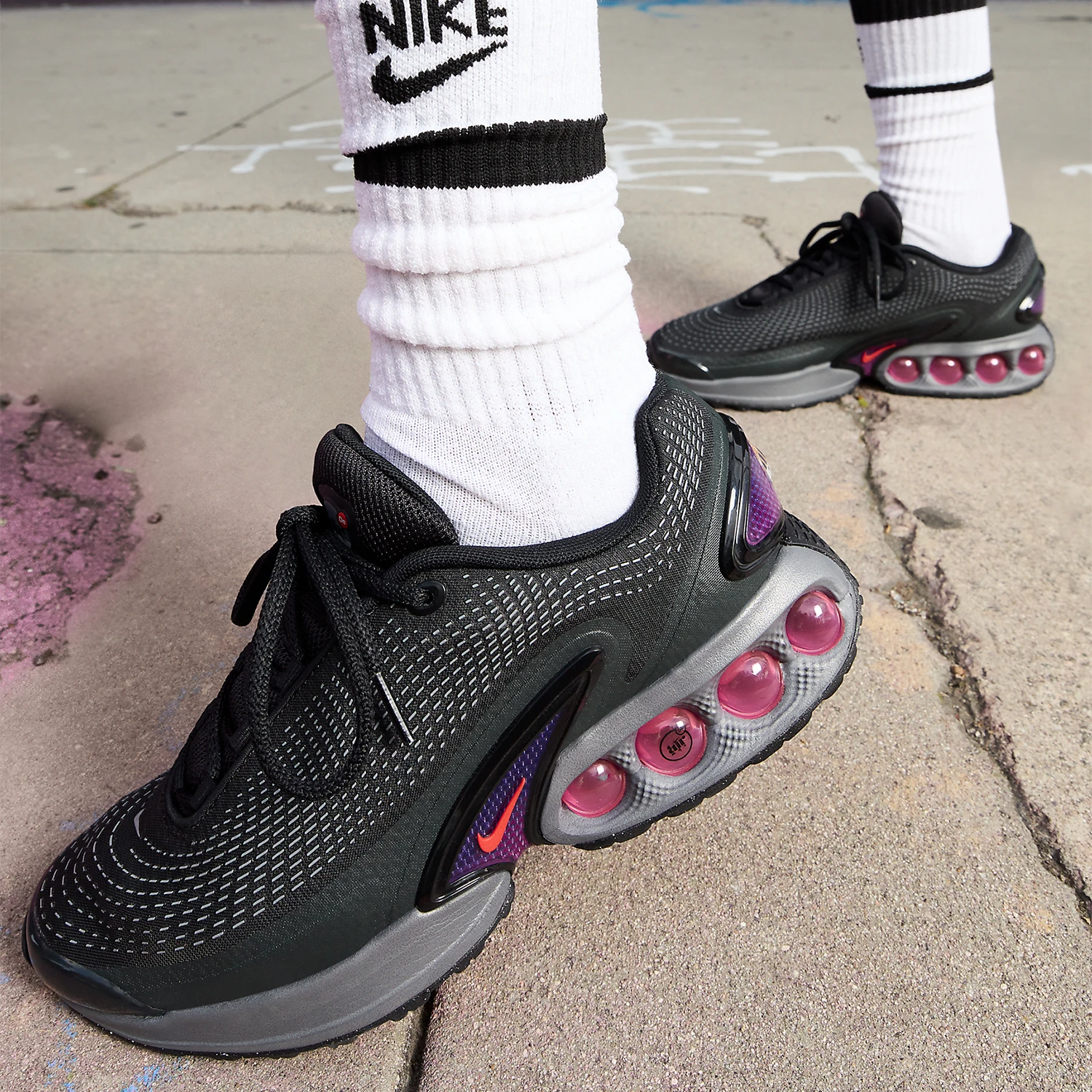 

Женские низкие кроссовки Nike Air Max Dn с открытой спиной FJ3145-005