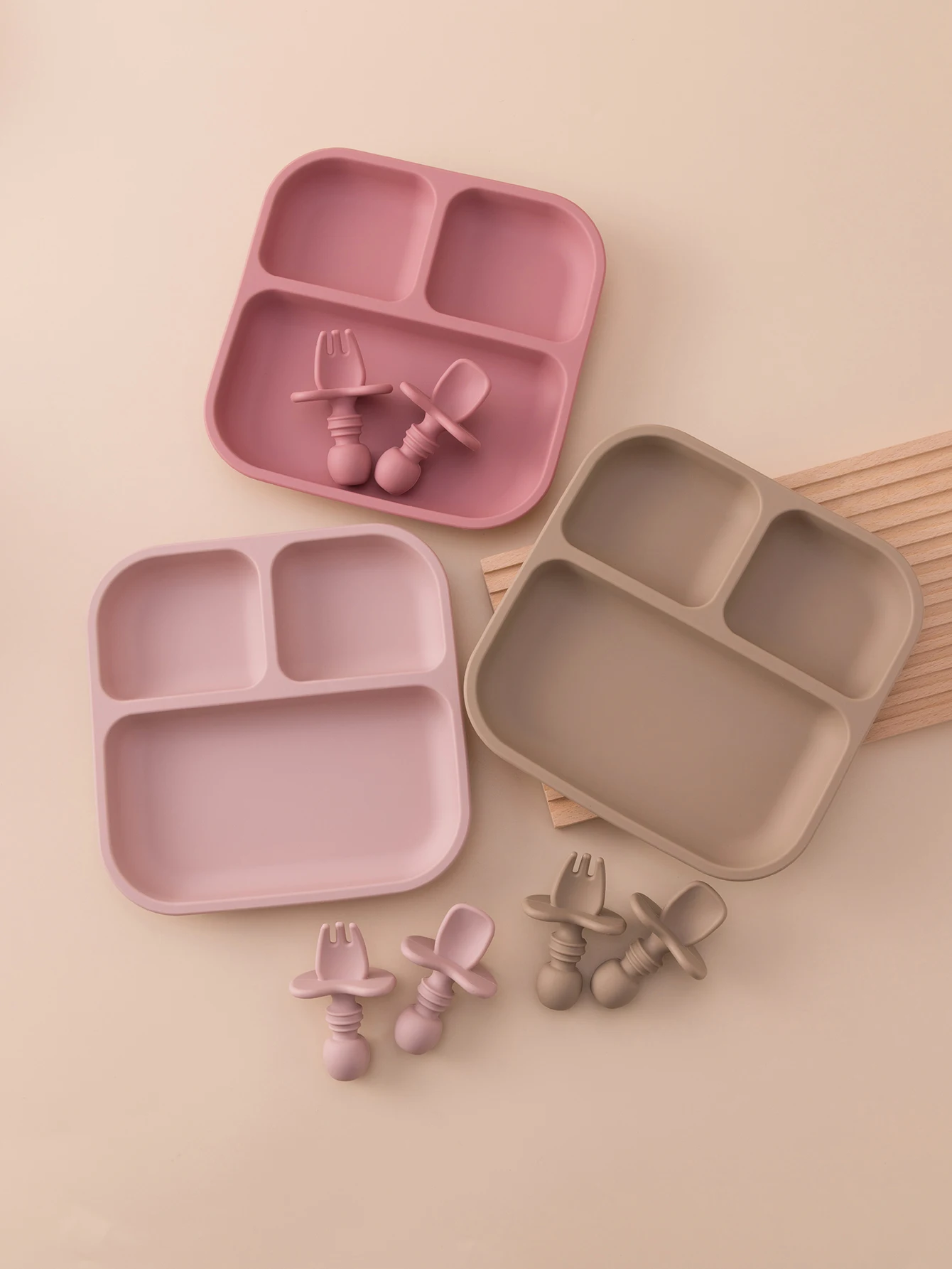 

3 шт. красочный набор для кормления детей, силиконовые присоски, не содержащие бисфенола А, тренировочная ложка, вилка, посуда для отлучения от груди для малышей, детские вещи