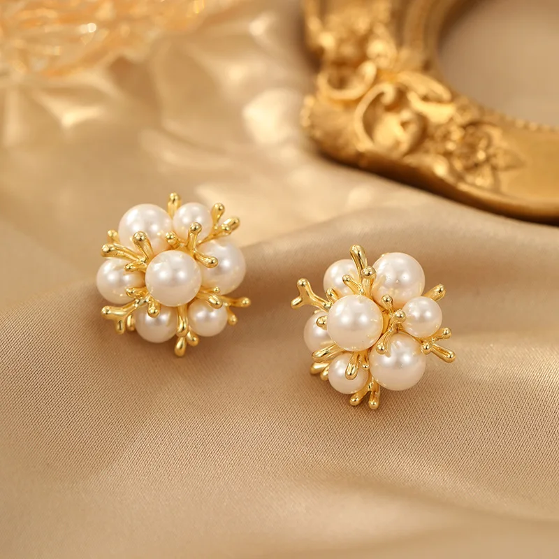 Korean Style Niche Fashion Design High Quality  Pearl Flower Ball 925 Silver Needle Charm Sweet Earrings for Girls Jewelry.