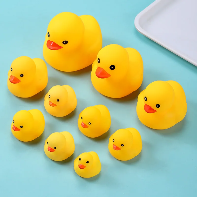 Pato amarillo pequeño para bebé, juguetes de baño de goma para apretar, BB, juguete divertido de agua, carrera clásica, juguetes chirriantes para