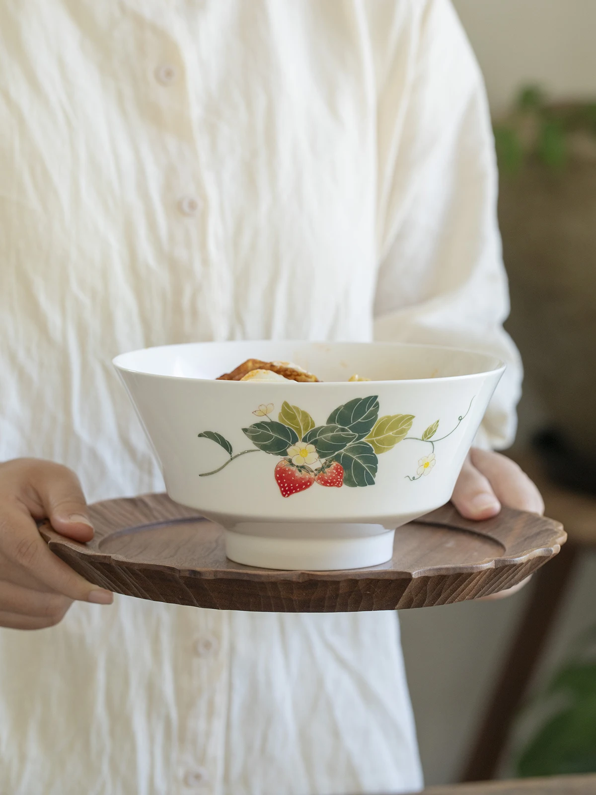 

Manxu Cerc Soup Bowl Hand-Painted Underglaze Color High Footed Precise Jingdezhen Porcelain Noodle Bowl Daily Use Simple S...
