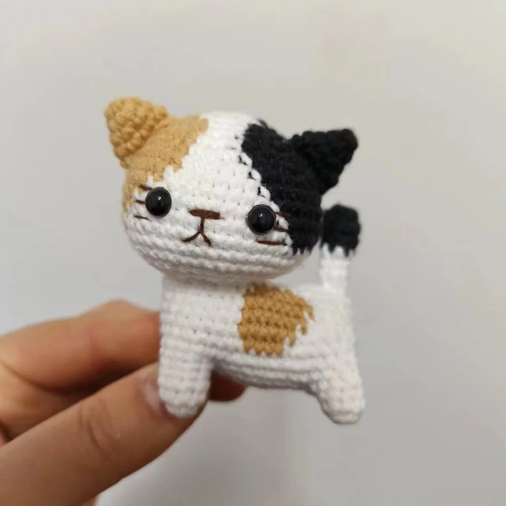 Pet Lover Standing Crochet Cat Kitten Doll Handmaking Knitted Cat Bookshelf Decor Cute Handwoven Animal Birthday Gift
