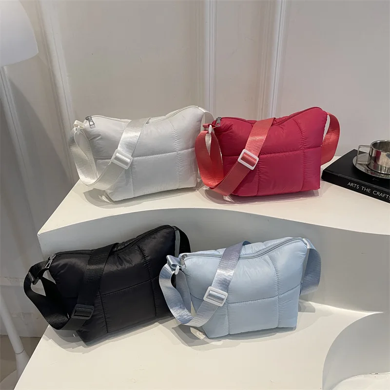 Handbag Literary Women's Bag New Autumn and Winter Simple Shoulder Bag Light Casual Fashion Embroidery Thread