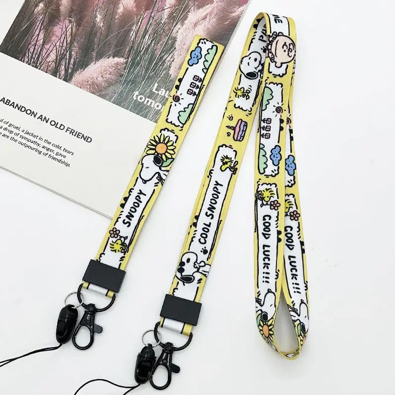 Snoopy cartoon character cartoon mobile phone case lanyard anti-fall wrist short rope cute multi-functional pendant wholesale