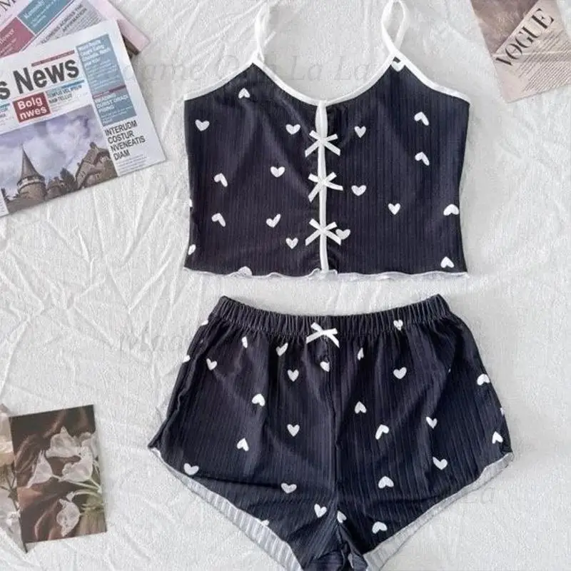 Ensemble de pyjama sexy à imprimé cœur pour femmes, vêtements de nuit en soie, haut débardeur décontracté à col en V et short, ensemble de vêtements de détente