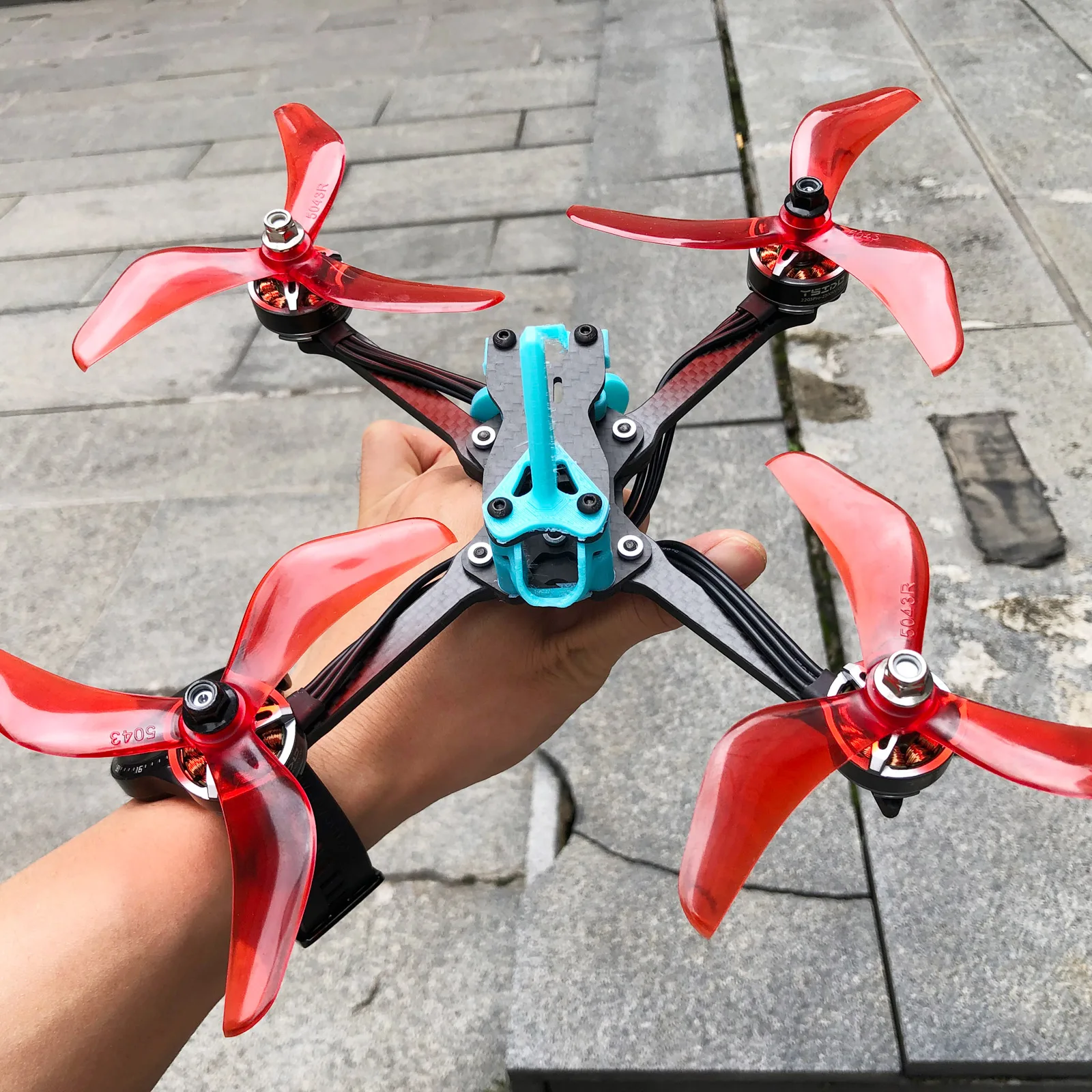 YSIDO 5X4,3 5043 3-Blatt RC Propellerblätter für Geprc HGLRC FPV Racing Freestyle 5 Zoll Drohnen Freestyle Drone Quadcopter