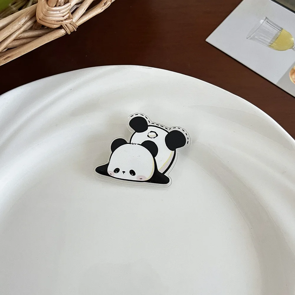 New Giant Panda Brooch Cute Cartoon Panda Brooch Acrylic Badge Small Gift Commemorative Badge