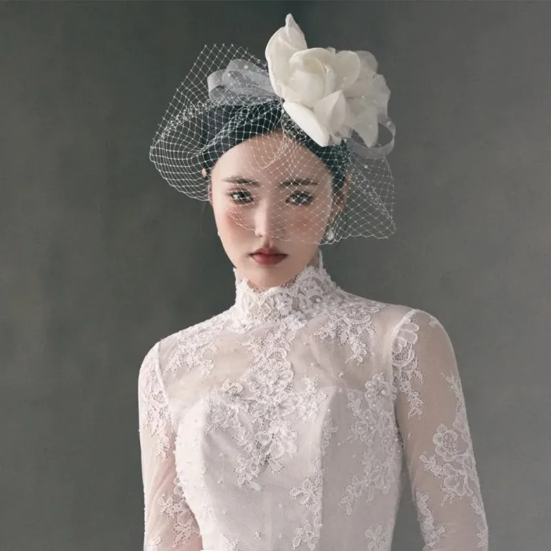 

Кружевная заколка для волос ручной работы с белыми лепестками, головной убор, свадебные аксессуары в стиле ретро для невесты