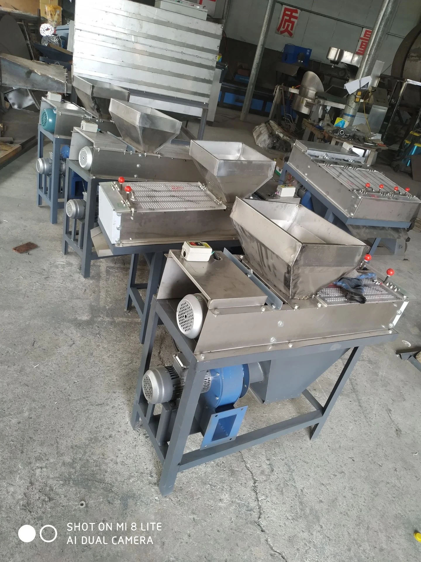 

Коммерческая машина для обжарки красного пилинга небольшого мокрого метода арахиса для обработки мелкого зерна, оборудование для обработки орехов