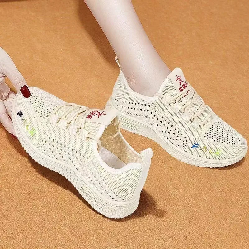 Chaussures de sport en maille respirante pour femmes, chaussures simples, légères, à lacets, été, nouveau