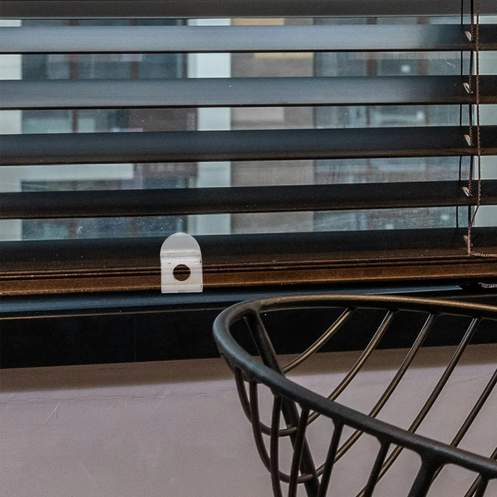 

2pcs Arc-Shaped Handle Accessories Transparent Roller Shade Pulls Clear Bottom Bar Clips For Window Blinds Replacement Parts