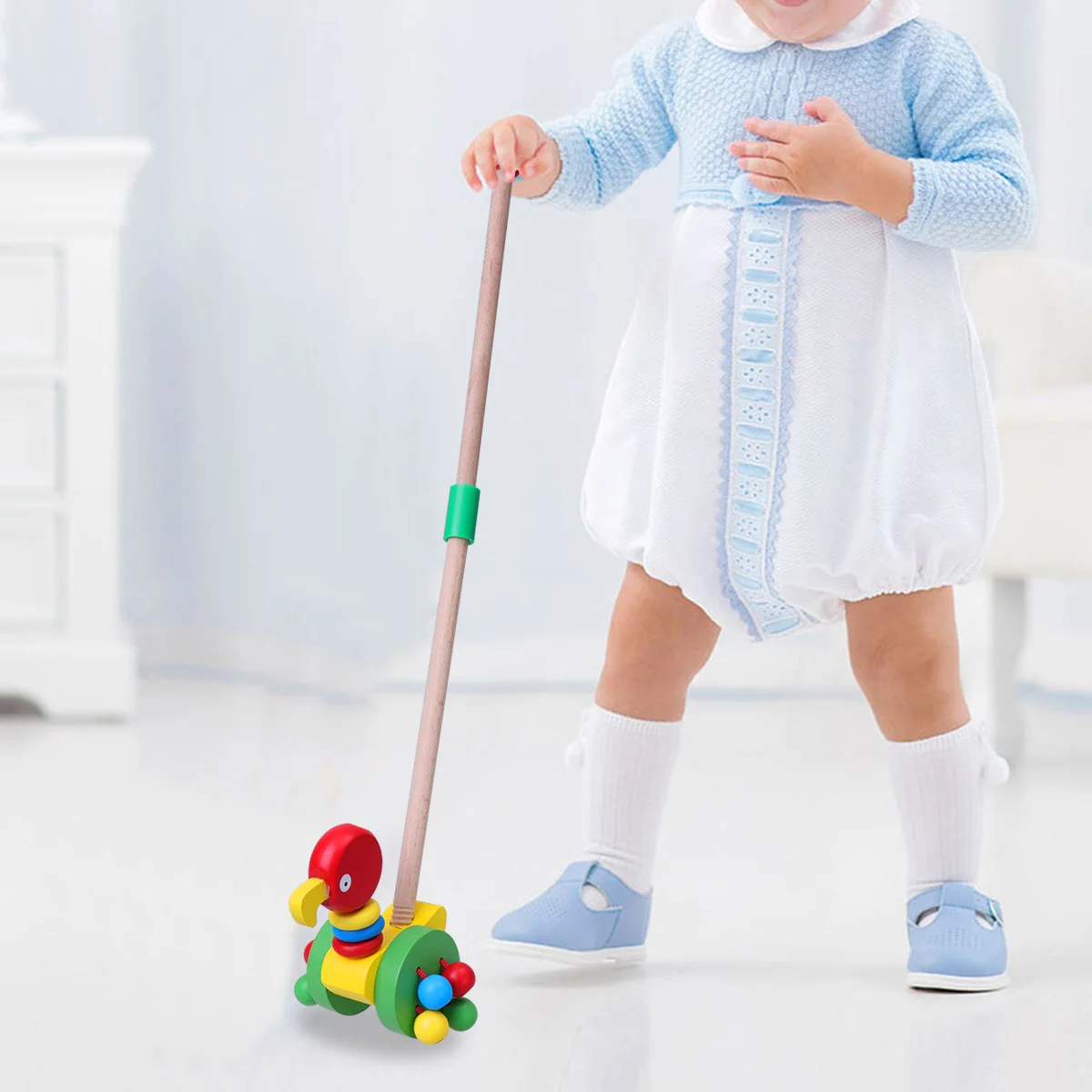 Empujar y tirar de dibujos animados para niños, carrito de juguetes para niños, andador de madera de bambú de 1 año para la primera infancia