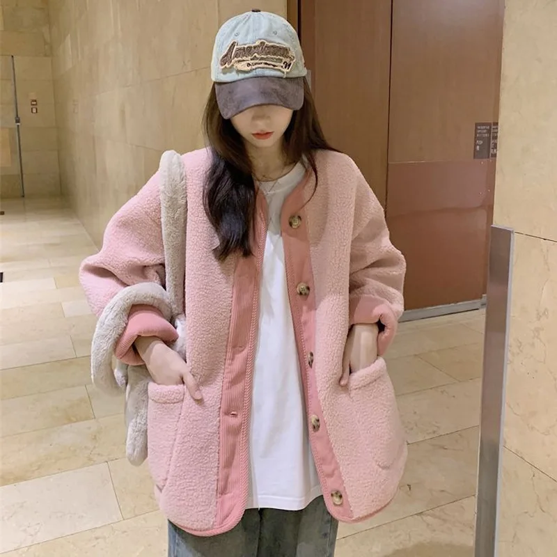 معطف فرو صناعي أزرق متوسط المرقعة فضفاض برقبة دائرية سترة فروي منفوش دافئ سميك واحد الصدر معطف نسائي قطيفة غير رسمي خروف صناعي