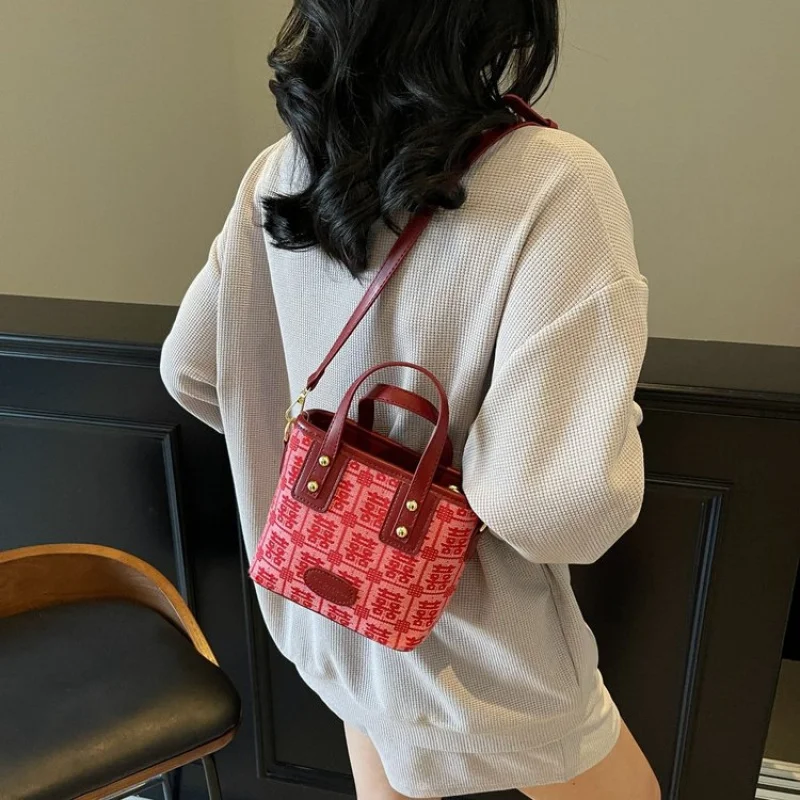 

Luxury Nubuck Hobo Bag For Women Designer Inspired Soft Velvety Shoulder Bag With Slouchy Silhouette