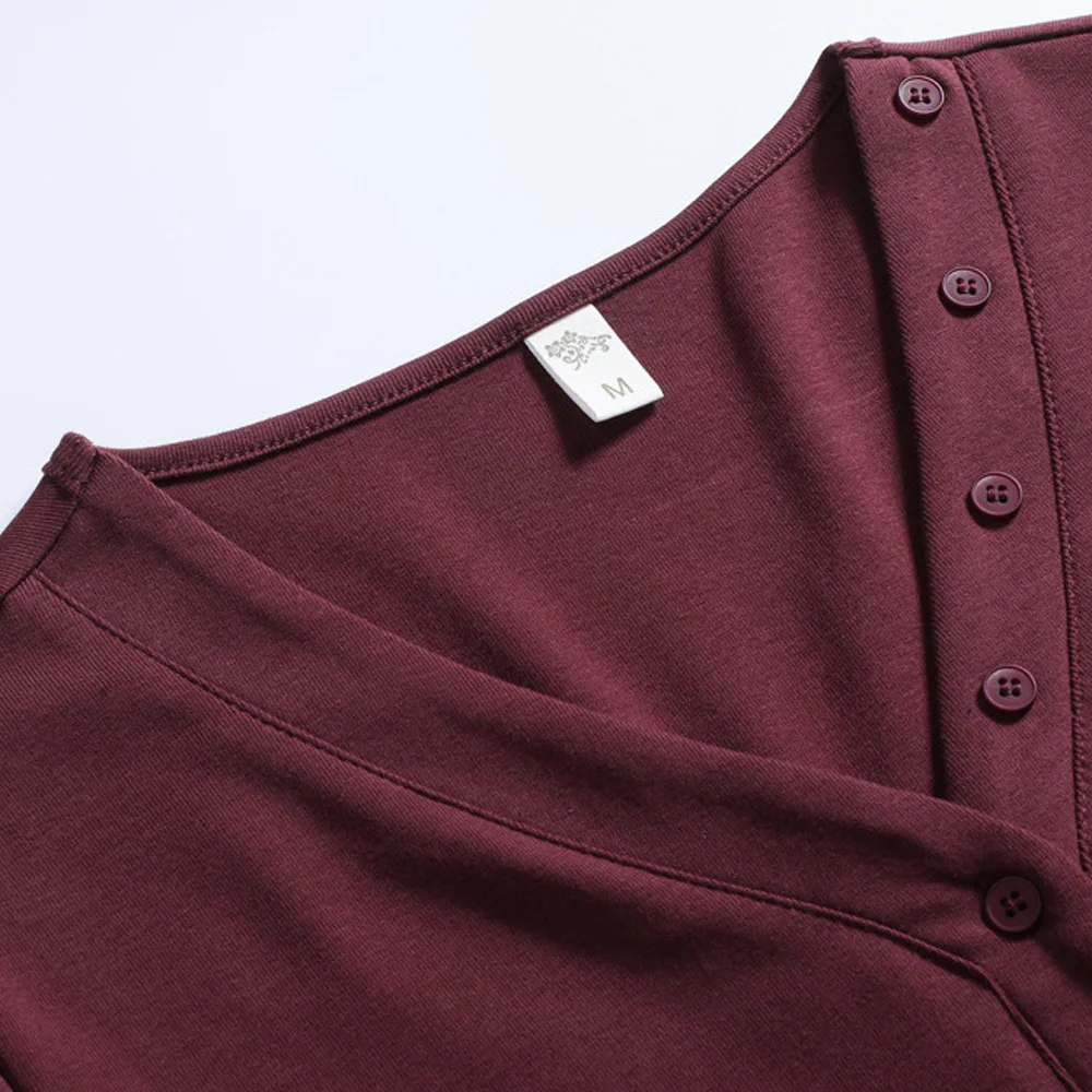 European long sleeved T-shirt for women in spring and autumn, new high-end cotton fashion plus size V-neck button casual top