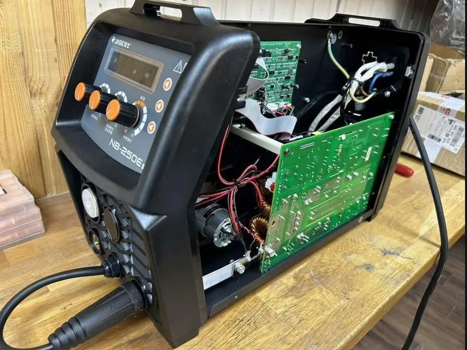 Vente chaude de soudeuse MIG 250E