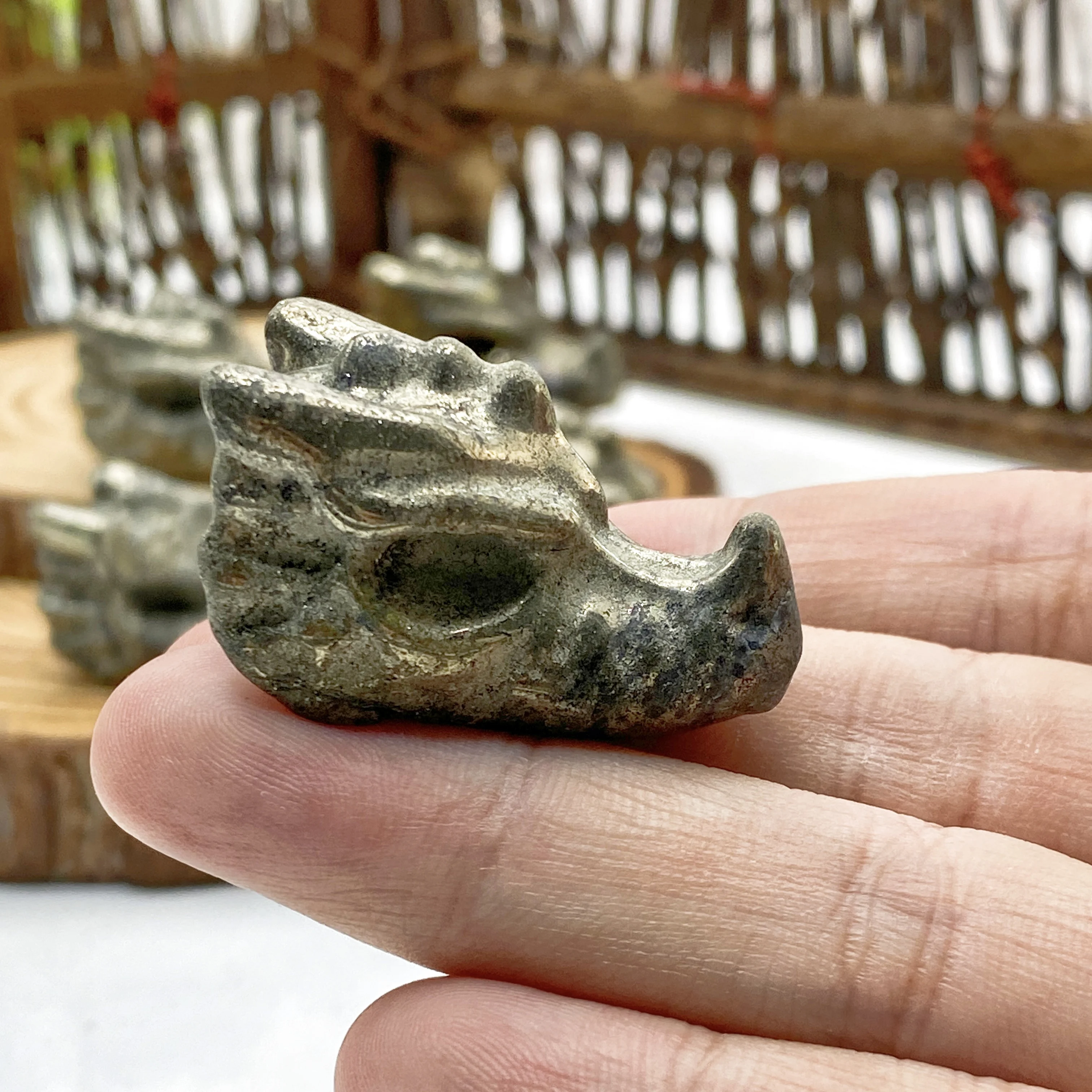 Random 1PC High Quality Pyrite Dragon Head Decoration, Natural Crystal Raw Stone, Birthday Gift, Scene Decoration.