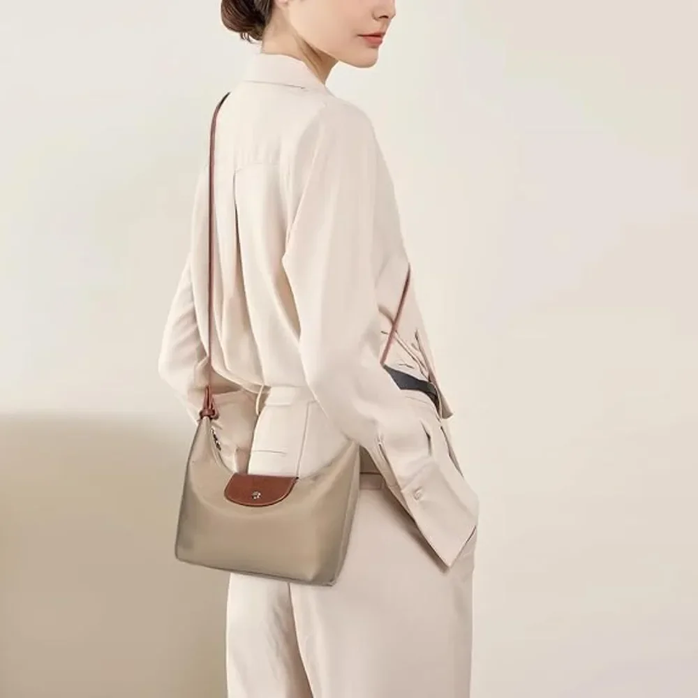 Crossbody Bag WomanShoulder Handbag Dumpling Bag Tote Bag Waterproof Cloth Commuter Purse with Dumpling Design Spacious Interior